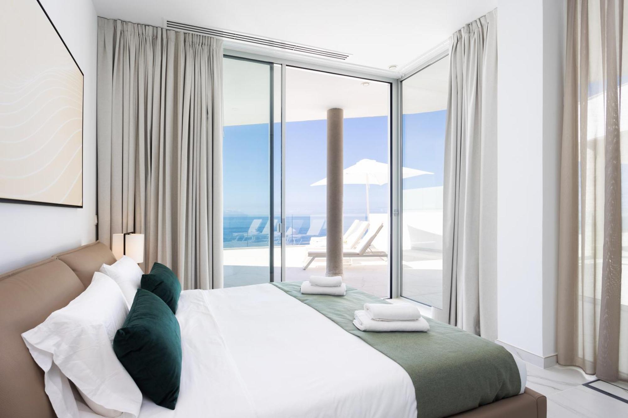 Crystal I Luxury Apartments By Enjoyahome Acantilado de los Gigantes Luaran gambar