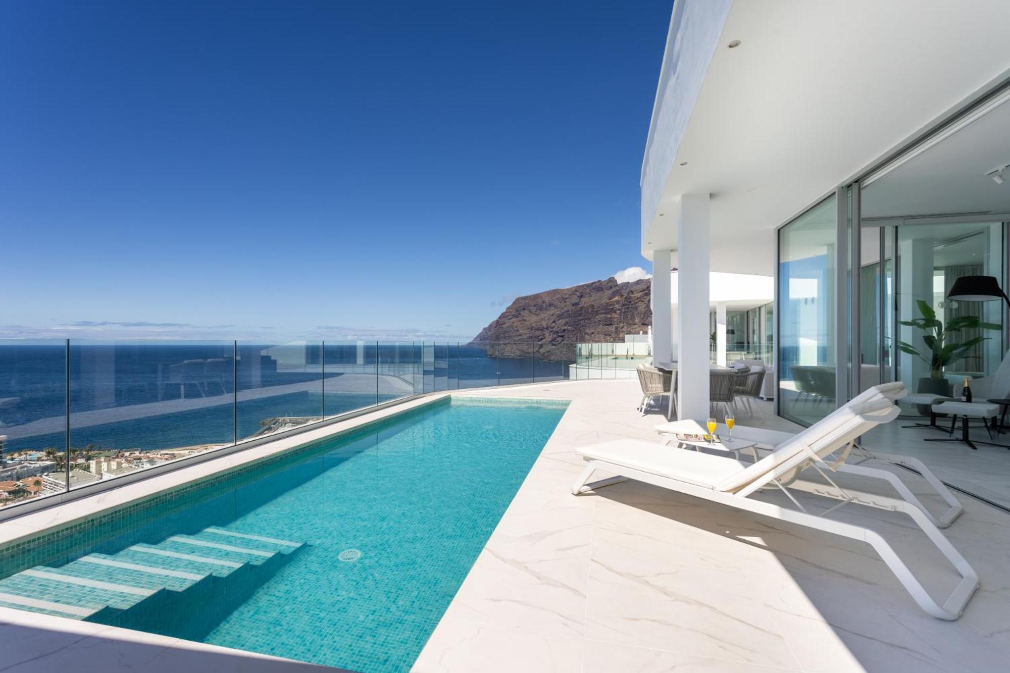 Crystal I Luxury Apartments By Enjoyahome Acantilado de los Gigantes Luaran gambar