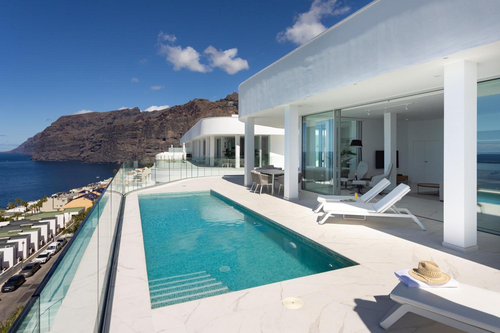 Crystal I Luxury Apartments By Enjoyahome Acantilado de los Gigantes Luaran gambar