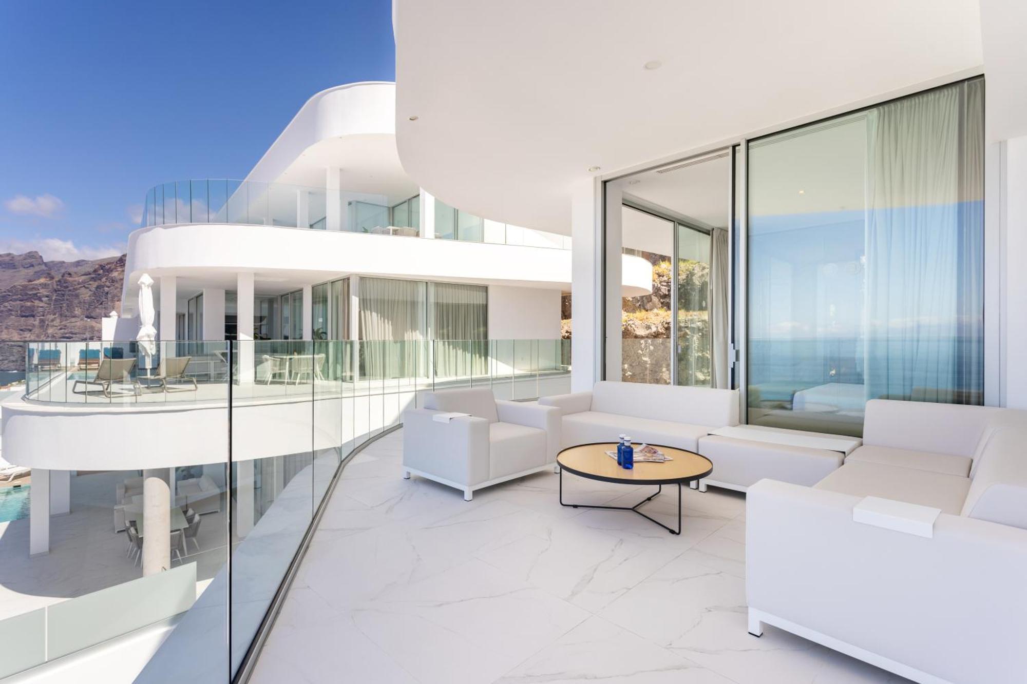 Crystal I Luxury Apartments By Enjoyahome Acantilado de los Gigantes Luaran gambar