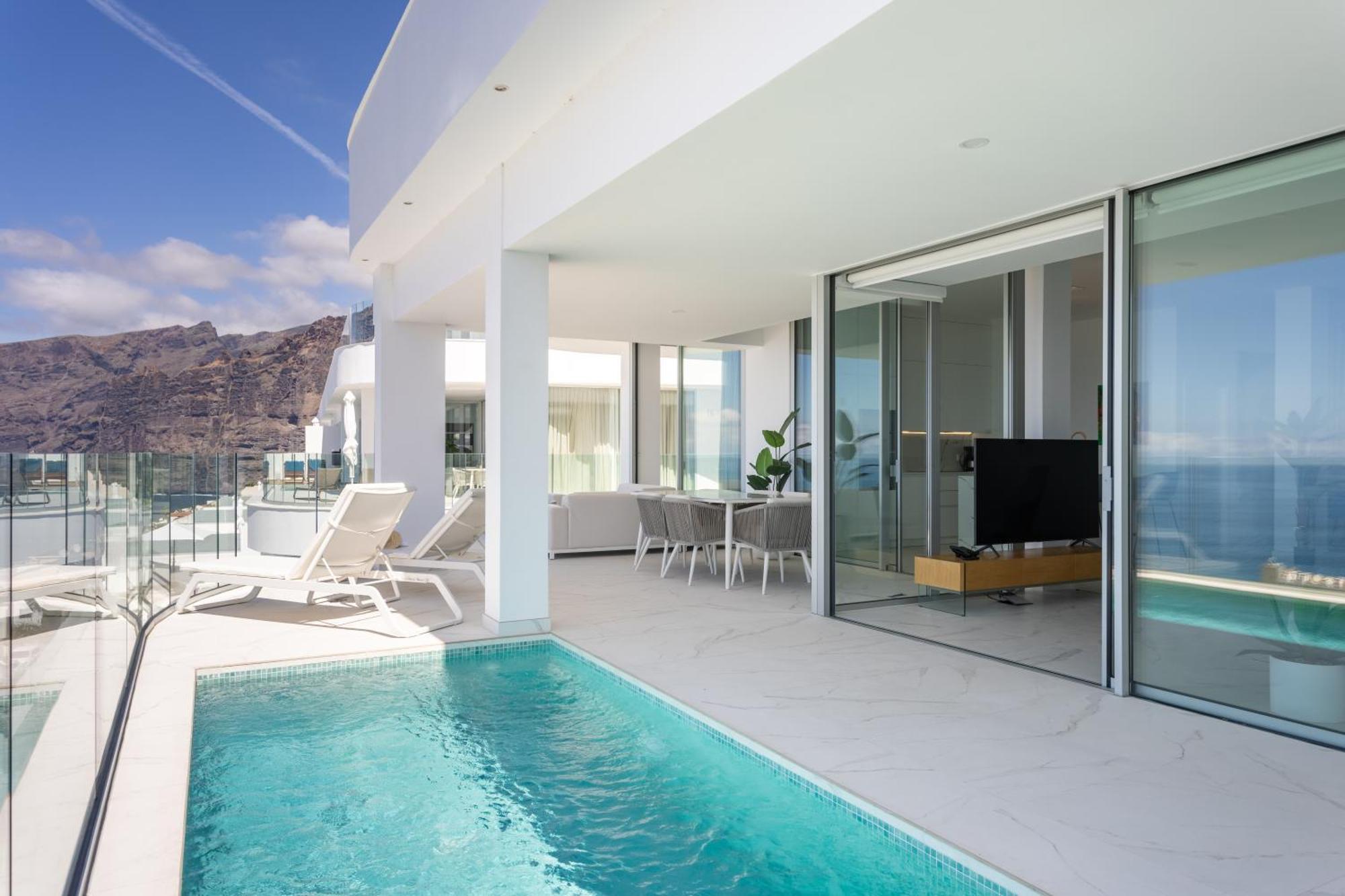 Crystal I Luxury Apartments By Enjoyahome Acantilado de los Gigantes Luaran gambar